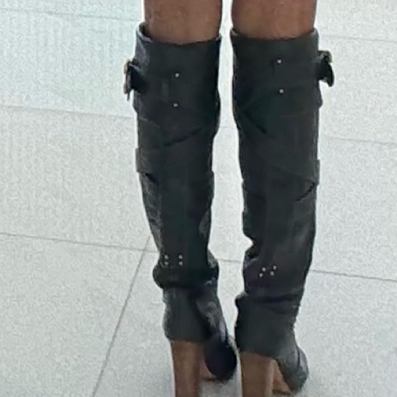 CHLOE Knee High Black Boots - Picture 11 of 11